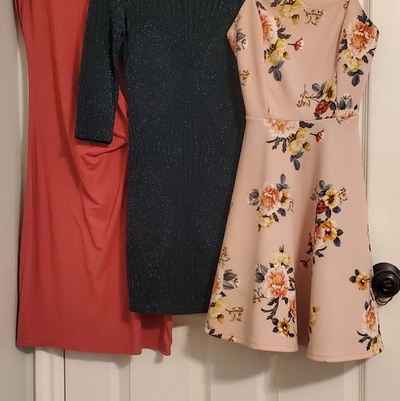 3 Women's Junior's XSMALL Dresses - Picture 2 of 13